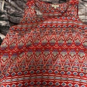 Cute shirt that’s slot in back